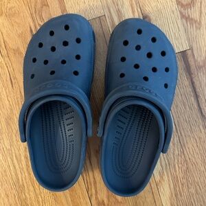 Crocs in Navy. Men’s size 9, Women’s size7